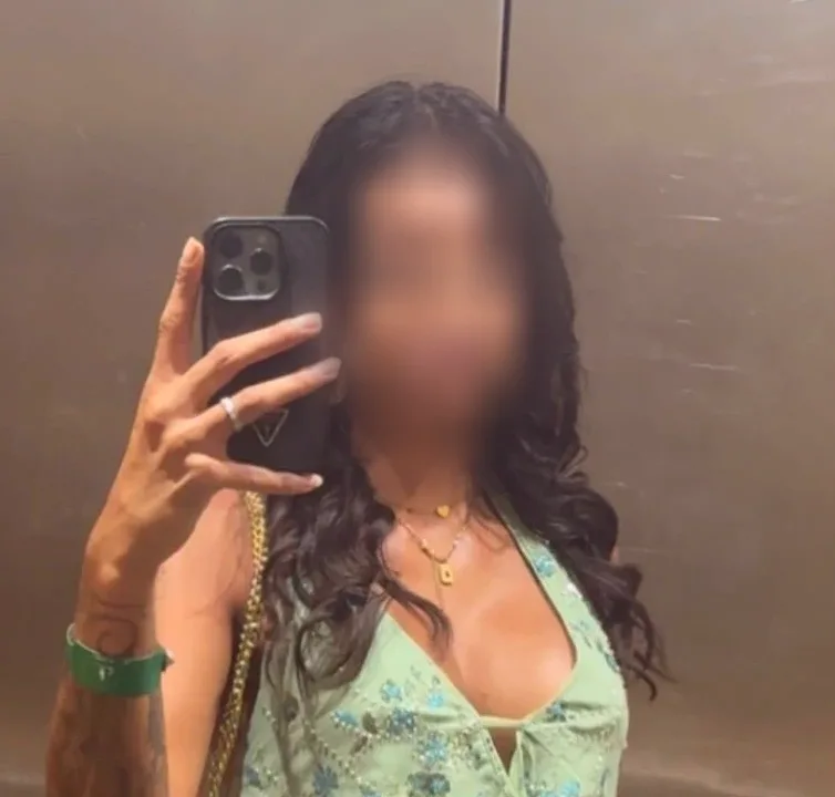 Elvira, 23
