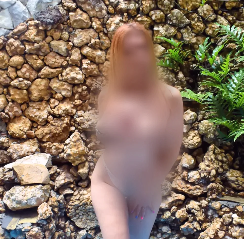 Isabella, 39