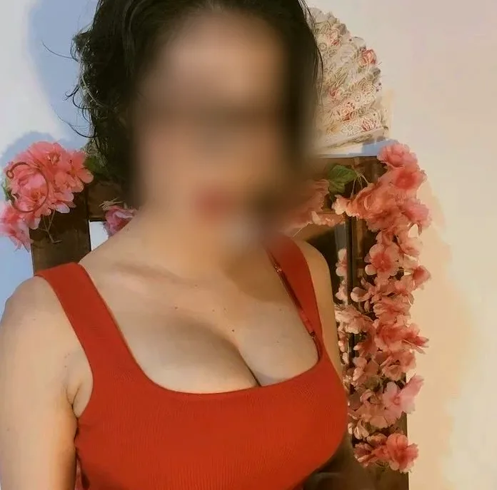 Vera, 38