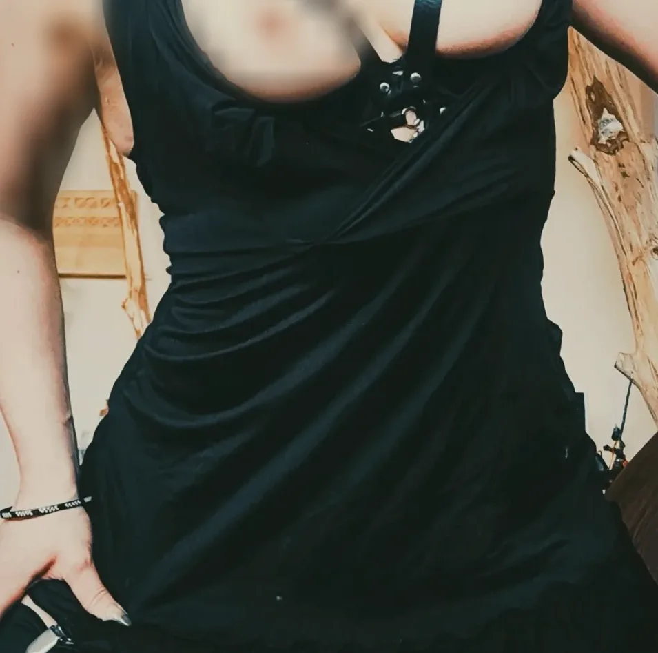 Viktoria, 36